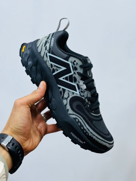 نيو بلنس اصلي - اسود موشح سكني - HERRO